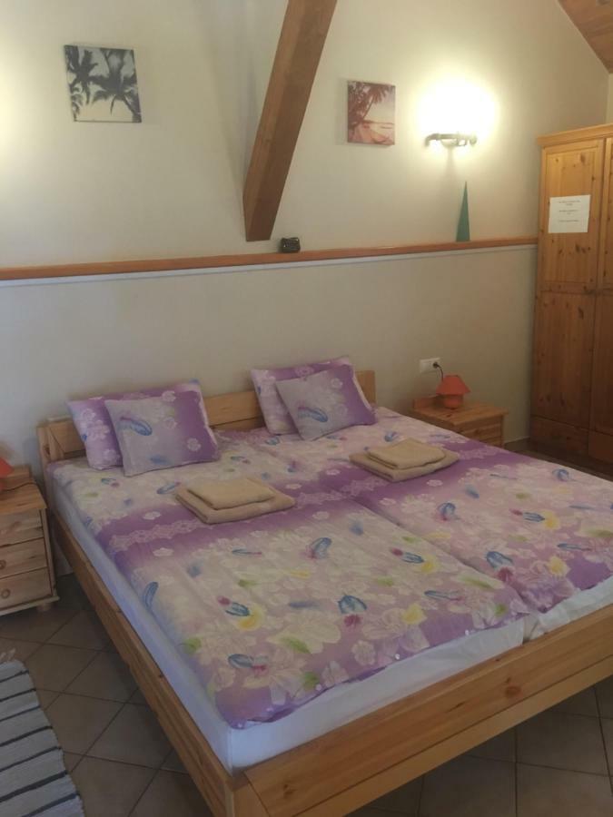 Andre & Moni Appartement Balatongyörök Buitenkant foto